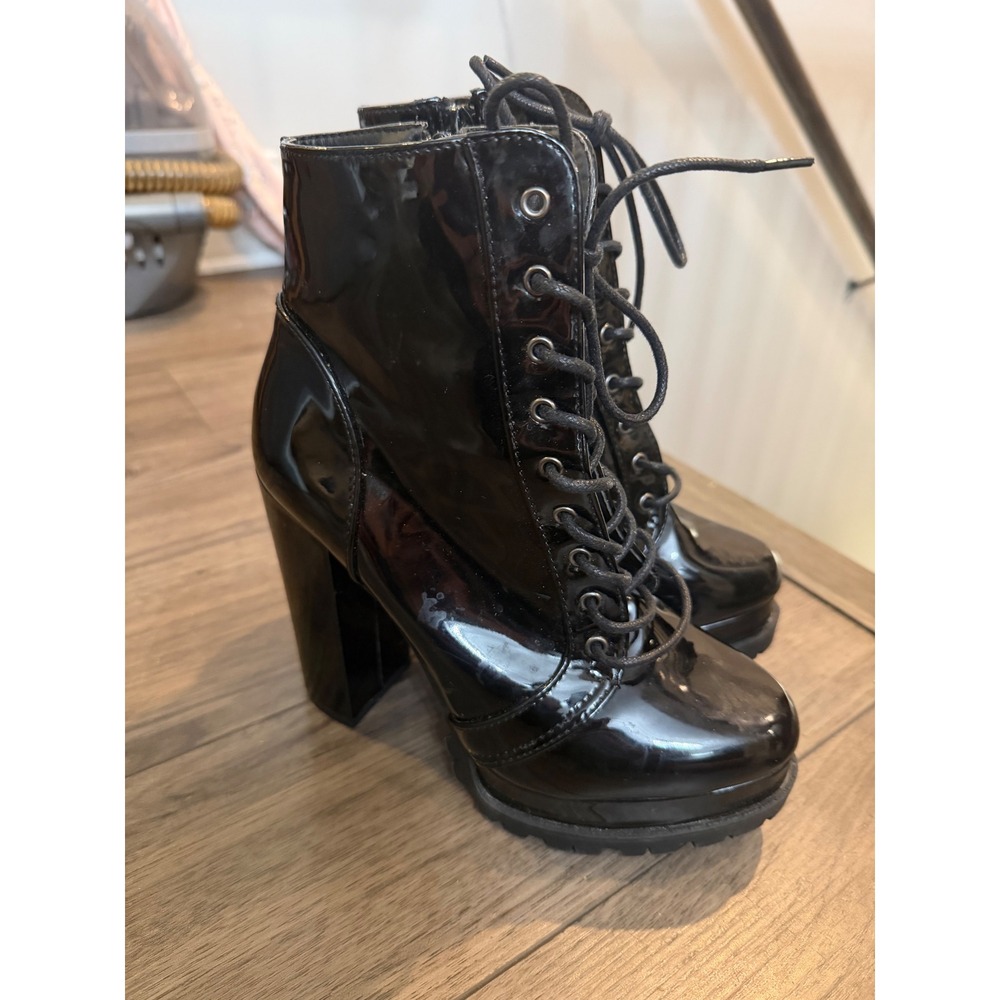 Wild Diva Vivian Black Patent Platform Booties Lace Up Block Heel Size 7